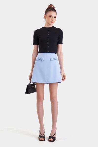 Bản phối mềm mại giữa croptop và chân váy
