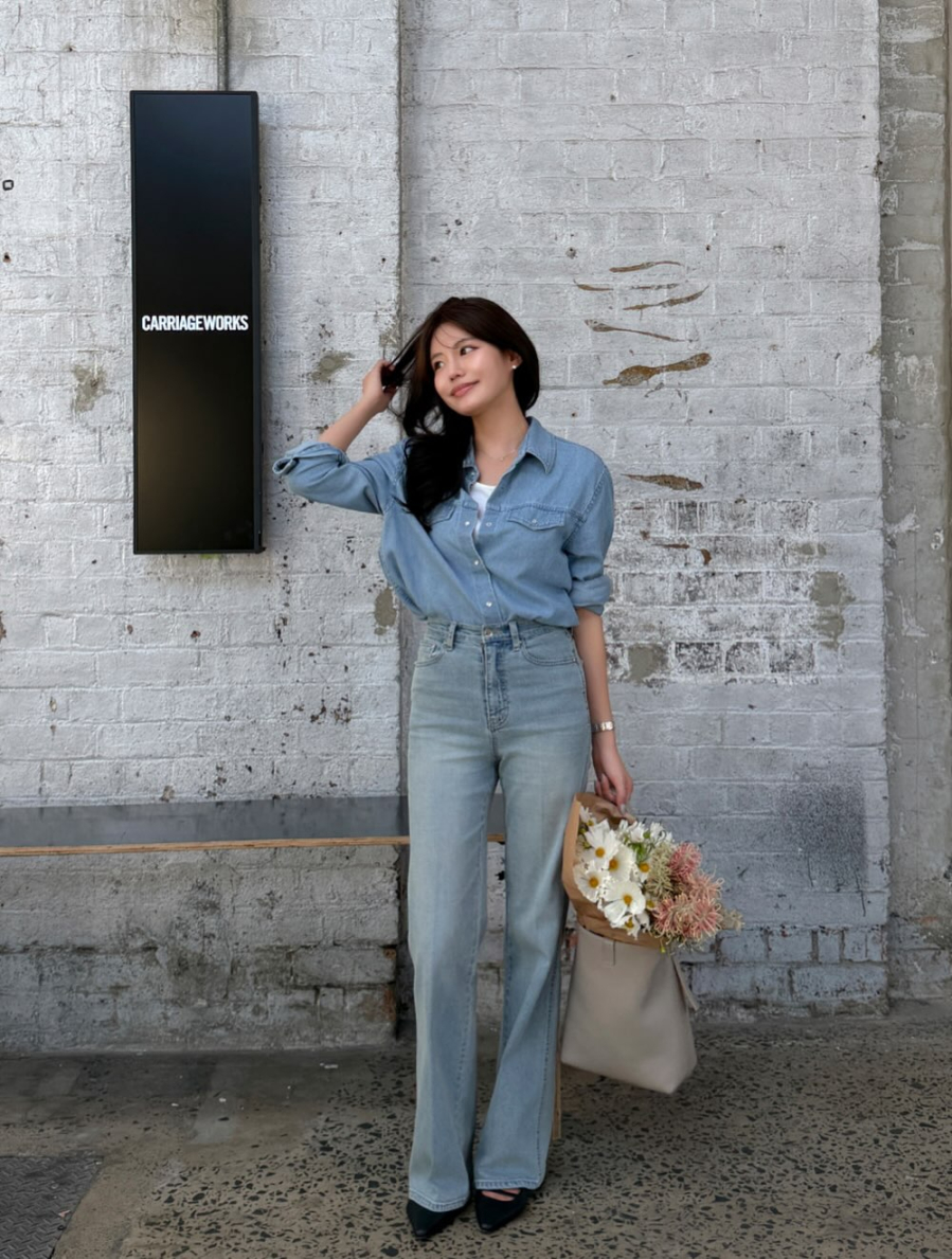 Áo sơ mi oversize phối quần ngắn và gam sáng cho cảm giác phóng khoáng