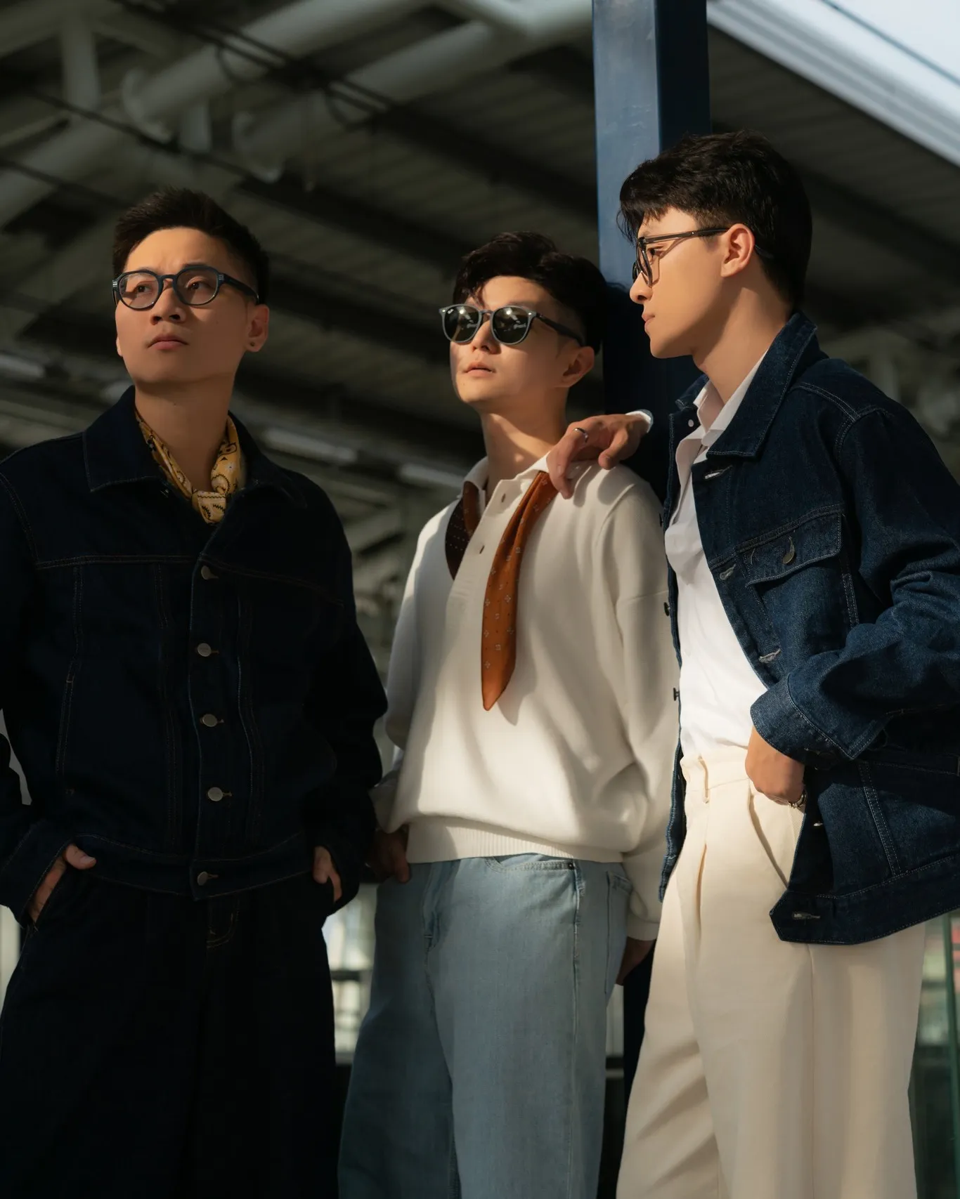 Sự hài hòa trong màu sắc giúp trang phục formal trở nên thanh lịch hơn