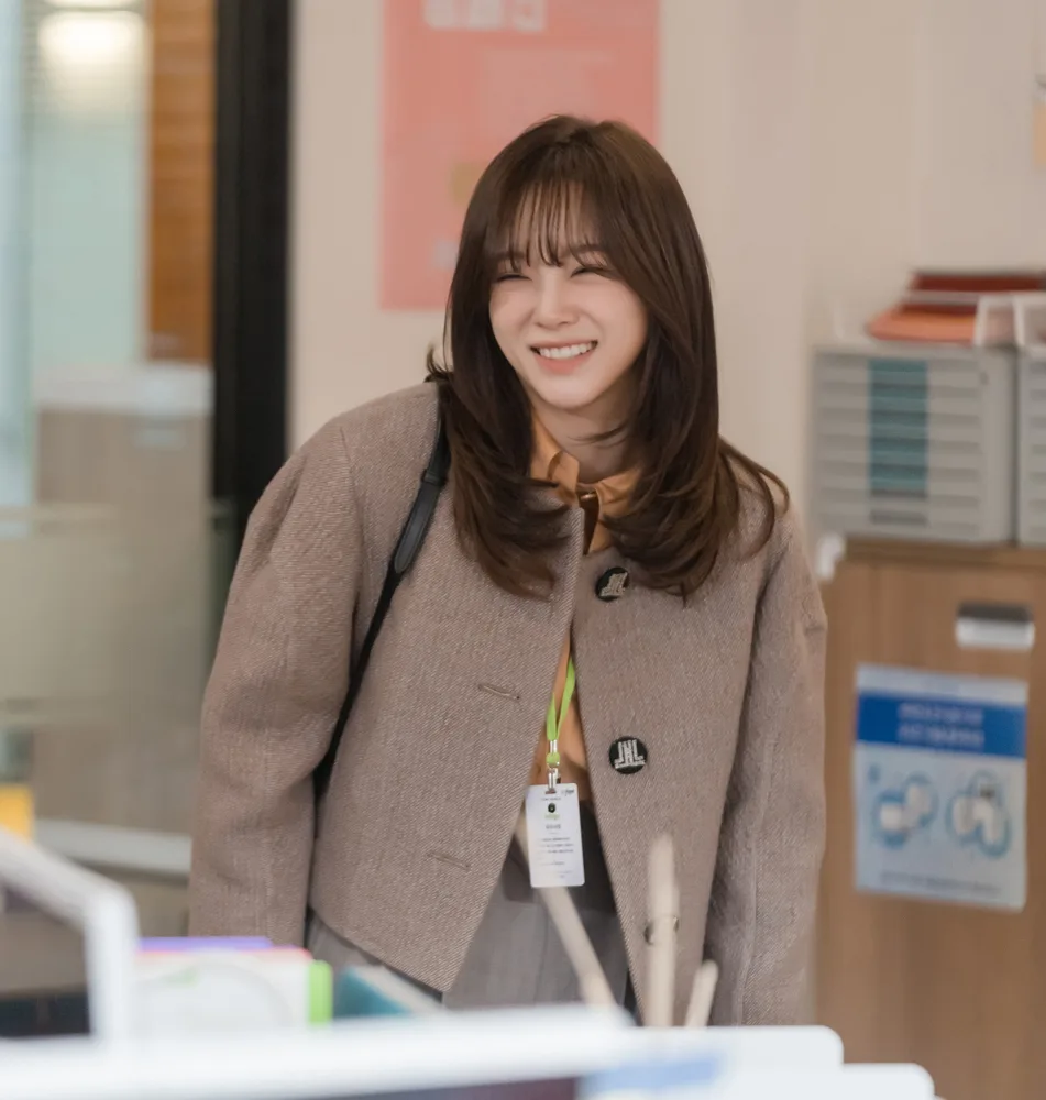 Shin Ha Ri diện blazer