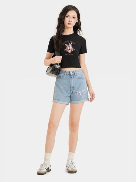 Áo thun phối quần jean basic