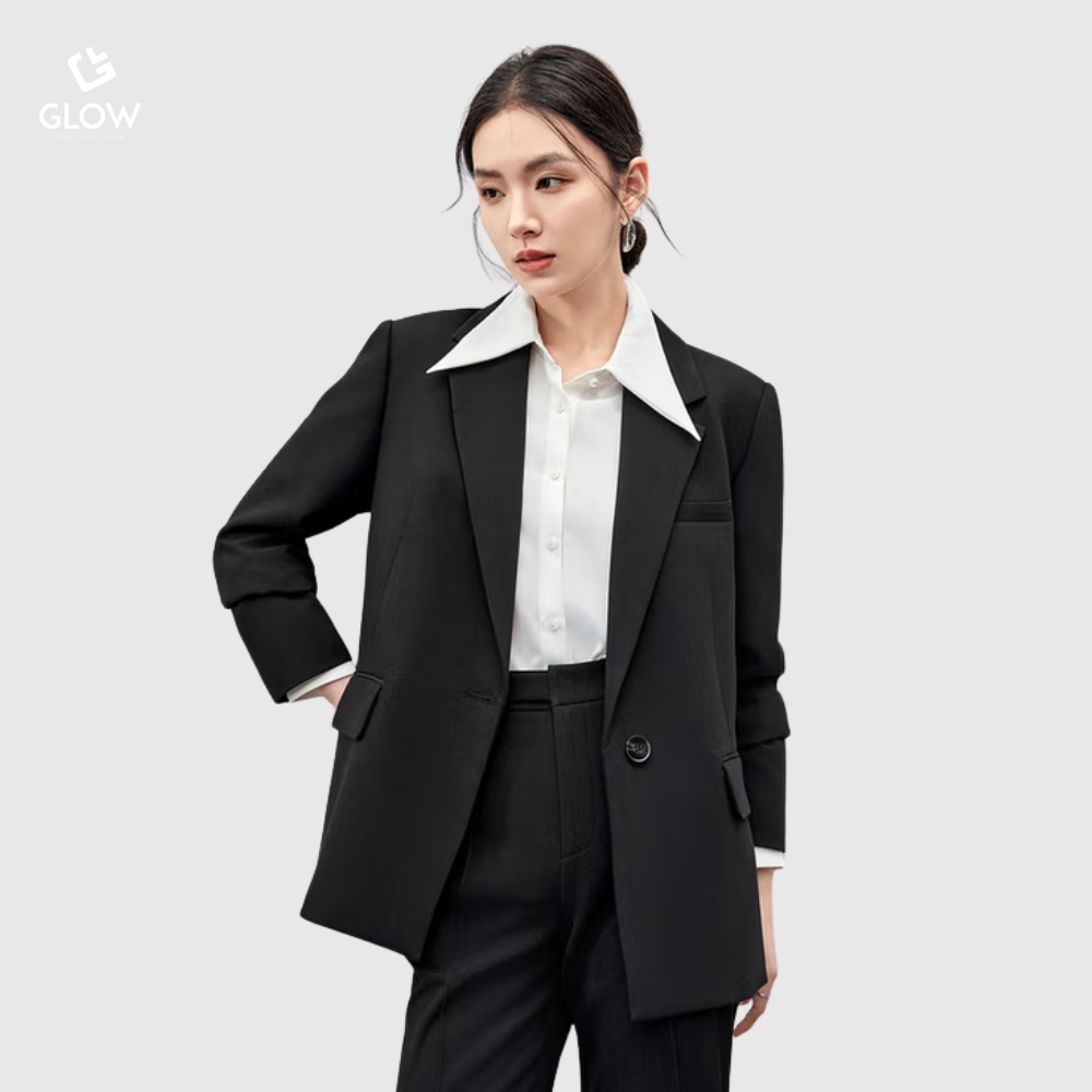 Blazer tối giản cho nữ công sở, phom gọn và hiện đại