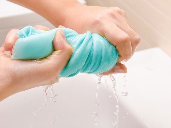 Phân loại đồ trước khi giặt