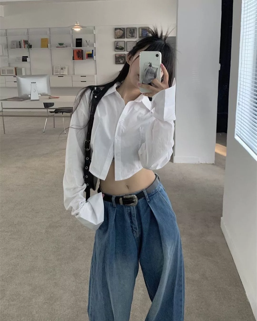 Sơ mi croptop và quần dài