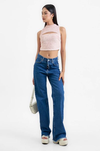 Cá tính nổi bật với set đồ croptop và quần jean