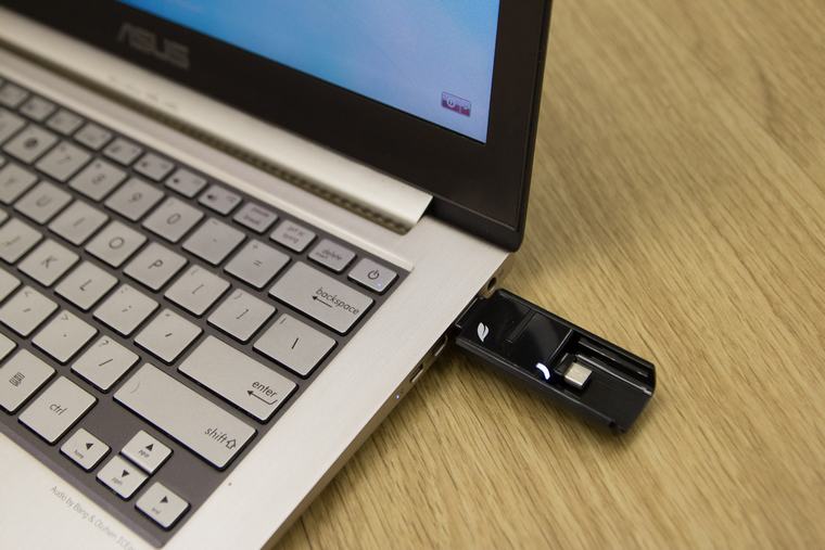 Laptop gọn nhẹ cho sinh viên