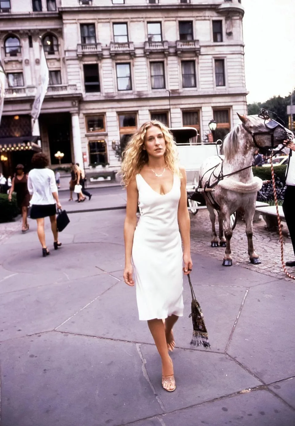 Váy midi Carrie Bradshaw