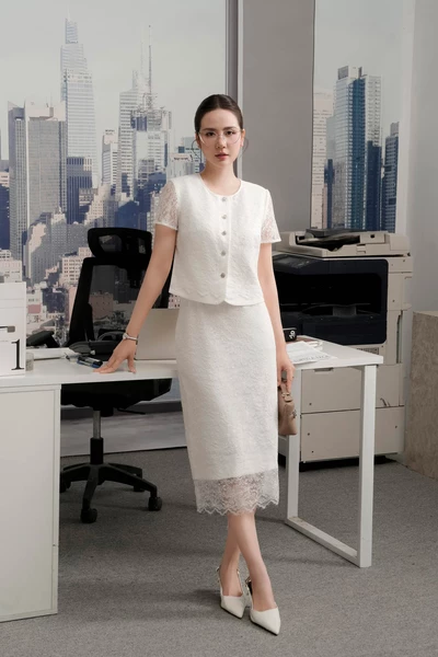 Chân váy bút chì ren thanh lịch
