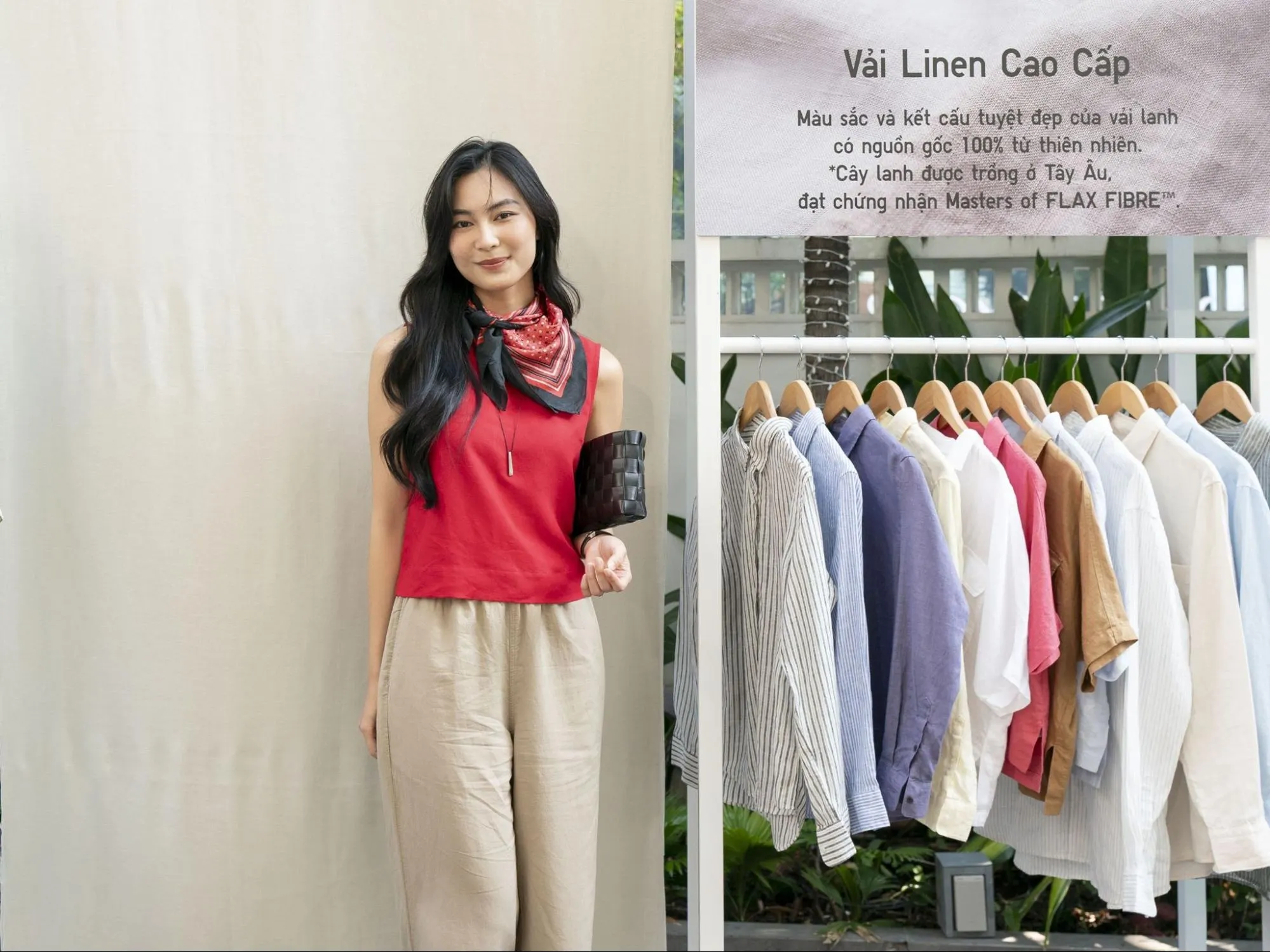 Helly Tống trong thiết kế linen thuộc bộ sưu tập UNIQLO Linen xuân hè 2026