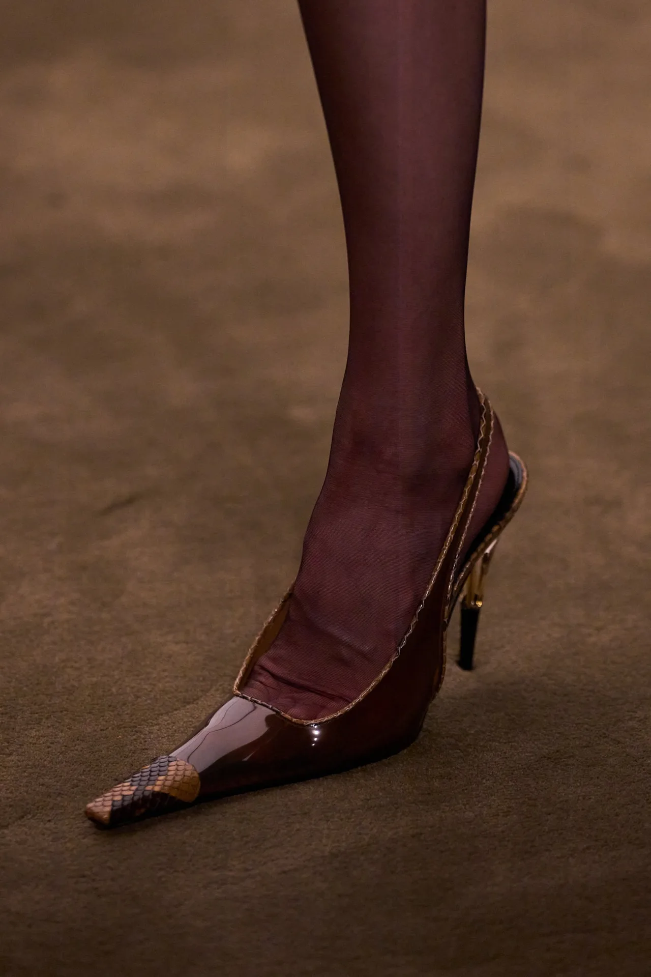 Saint Laurent Thu-Đông 2026