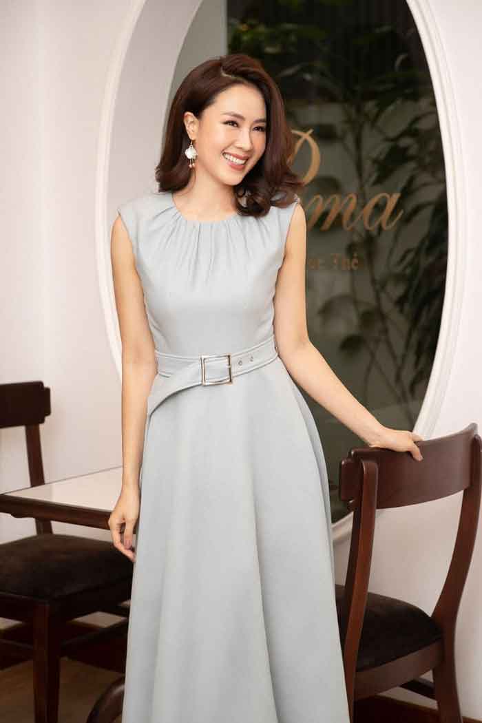 Trang phục công sở nữ cao cấp, dễ ứng dụng