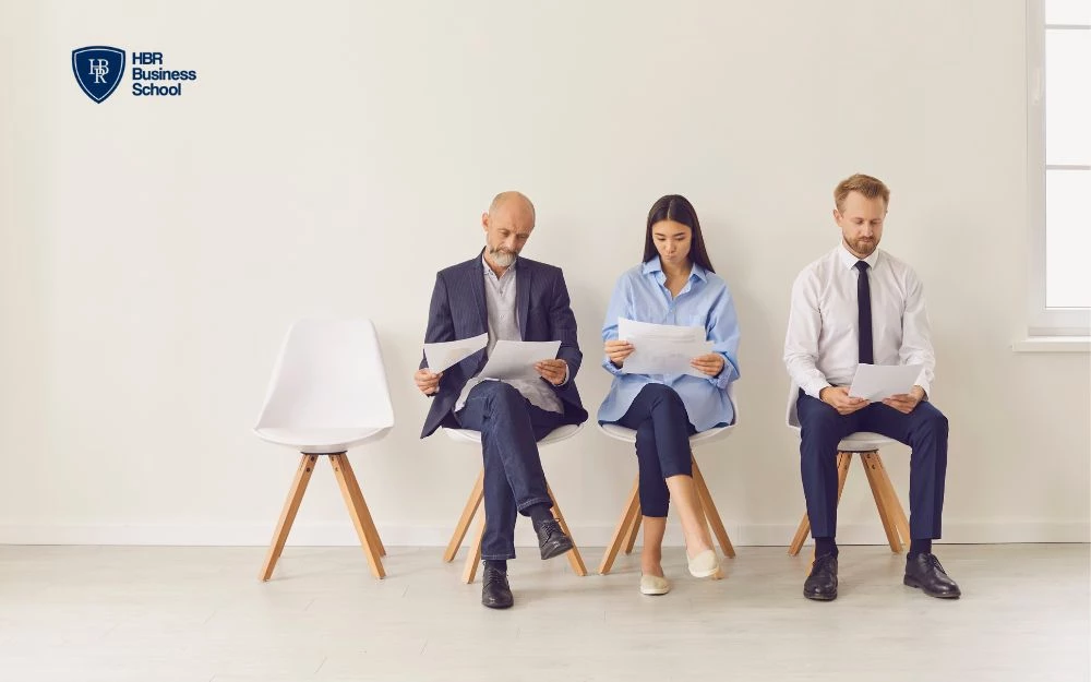 Phối trang phục phù hợp với văn hóa công ty giúp ứng viên ghi điểm cao với nhà tuyển dụng