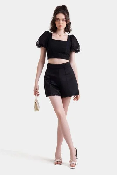 Áo sơ mi croptop mang đến vẻ đẹp thanh lịch