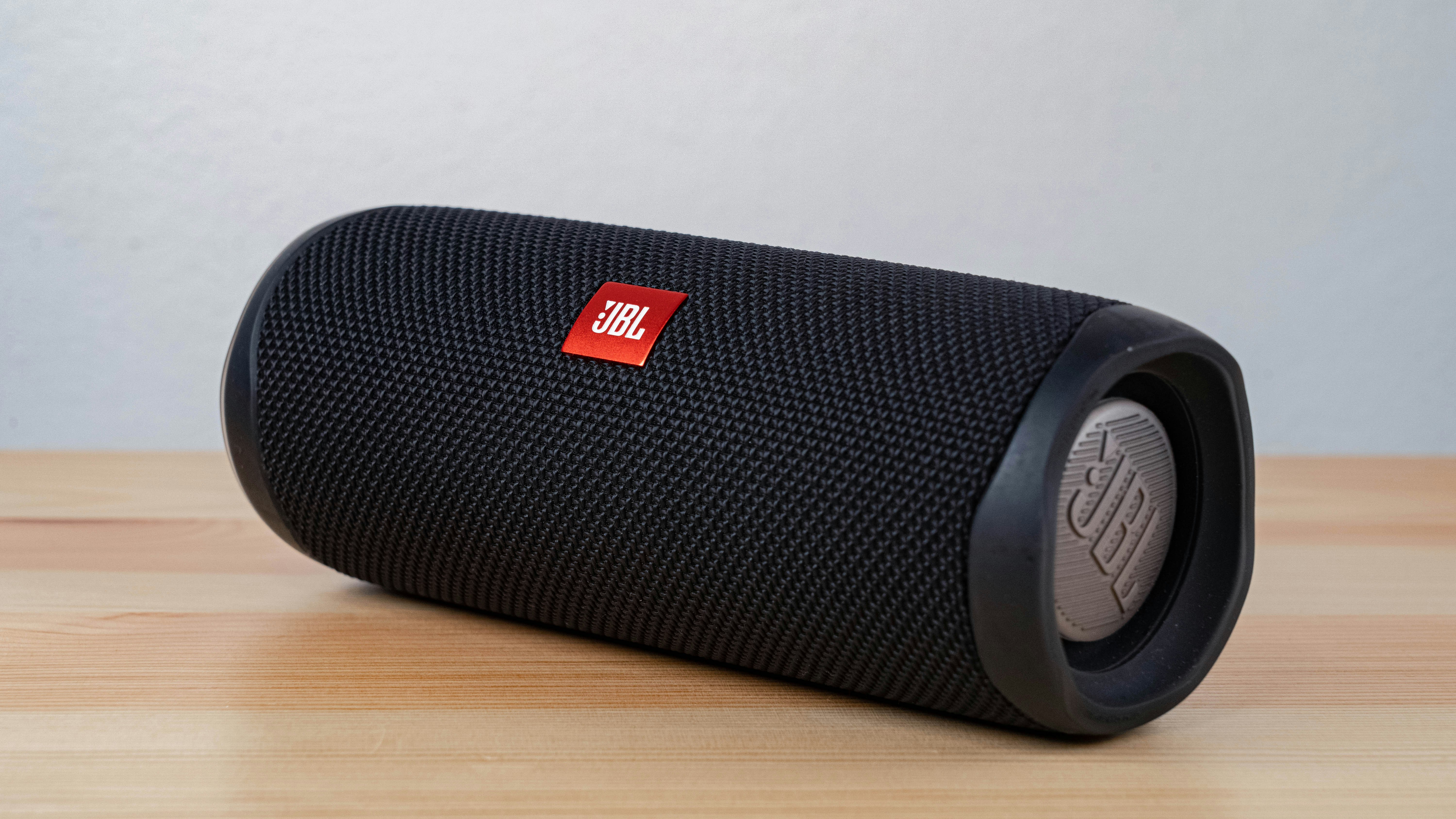 Loa Bluetooth portable nhỏ gọn