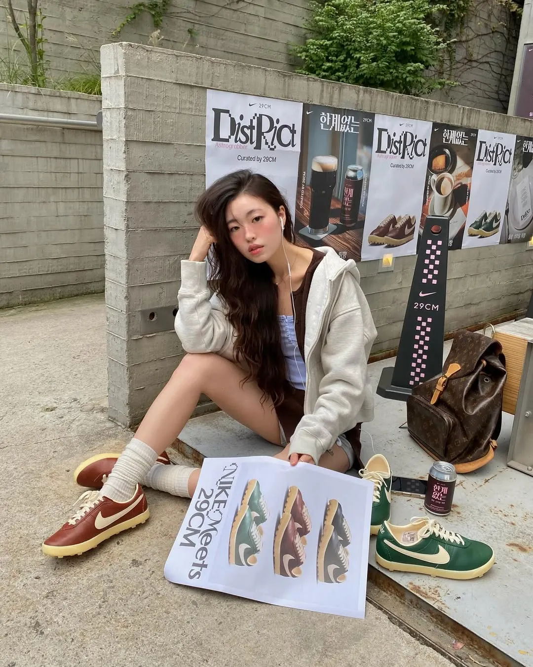 Chaaemonie diện sneaker da