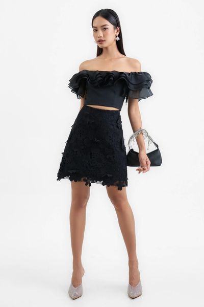 Áo croptop vai bèo tạo ảo giác vòng eo thon gọn