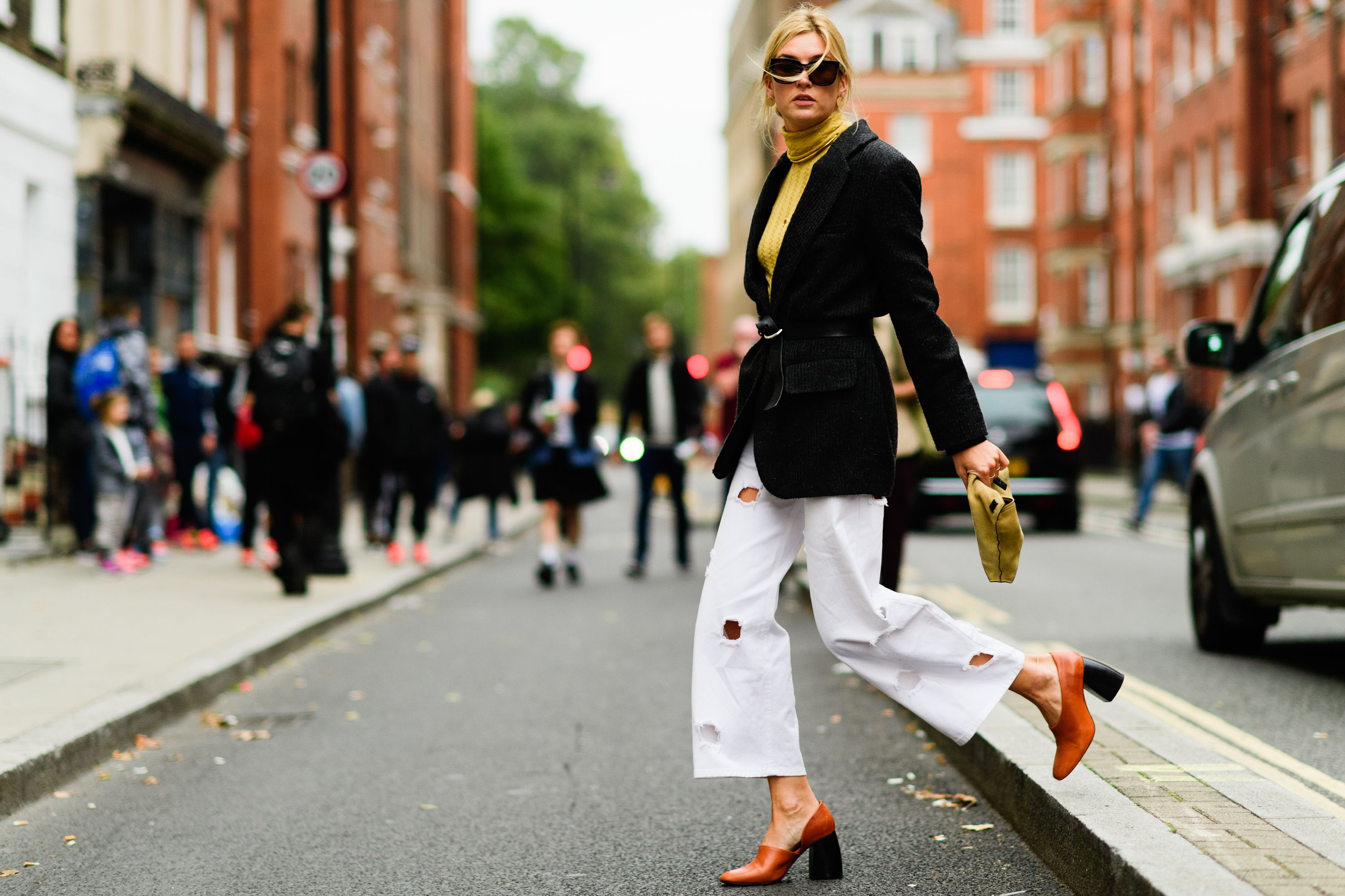 Kết hợp quần ống rộng cùng blazer