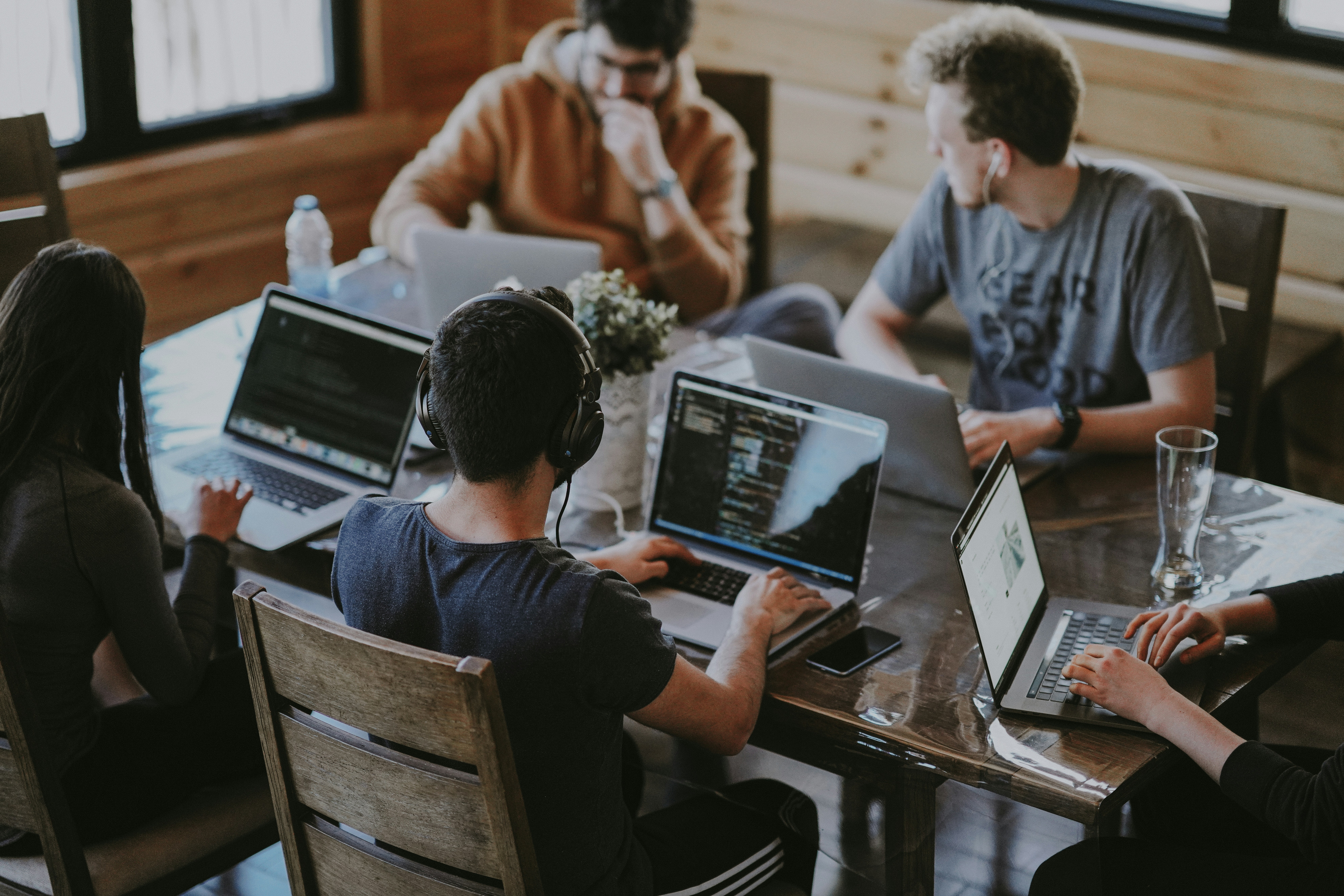 Môi trường làm việc startup hiện đại