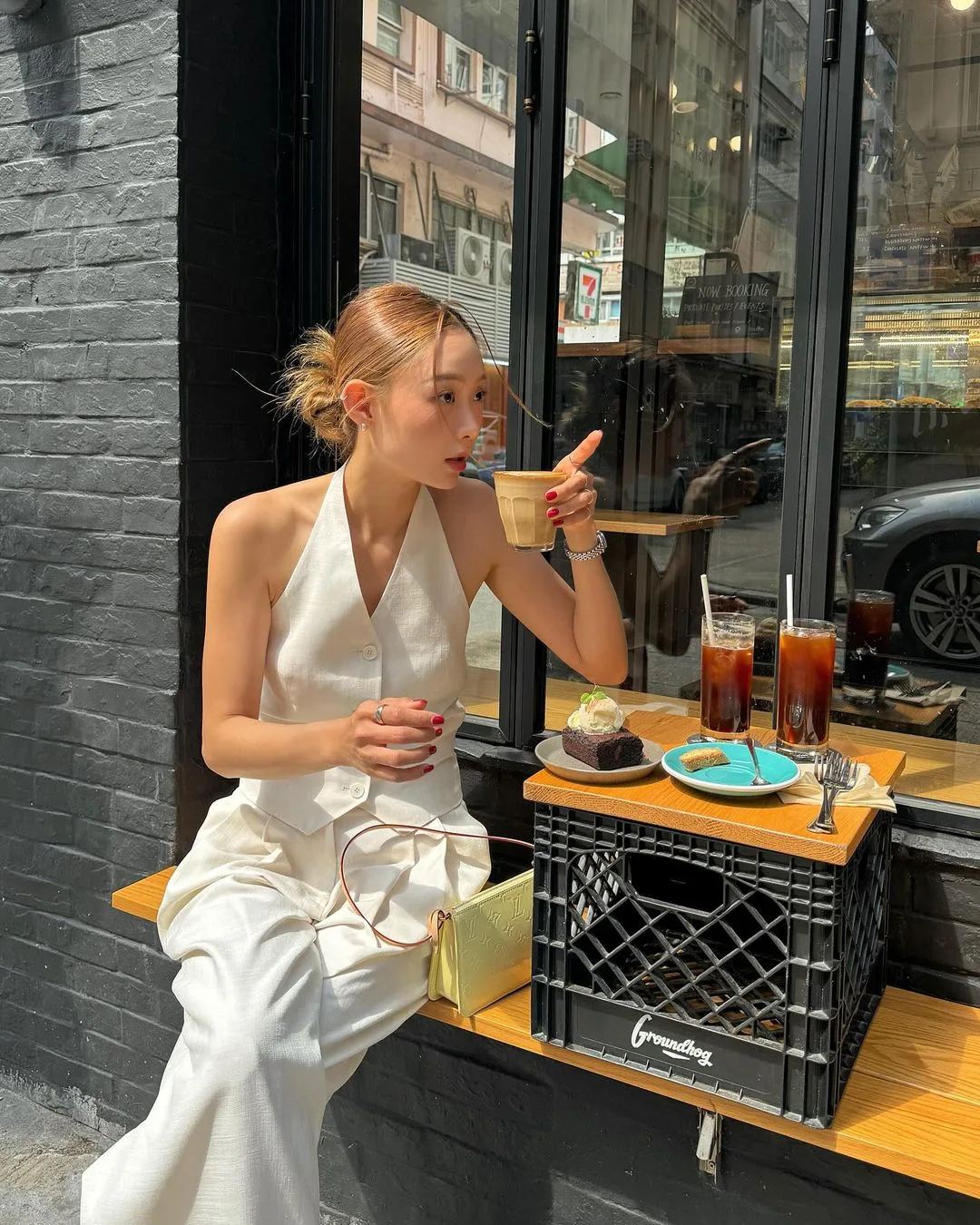 Quần ống rộng phối áo vest ghi lê chính là sự lựa chọn hoàn hảo