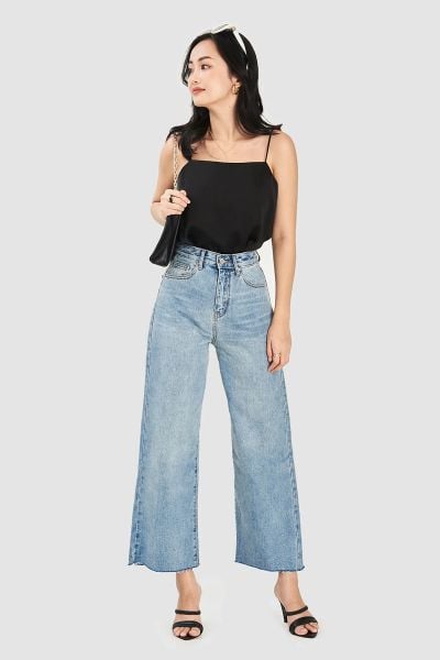 Quần ống suông phối sandal cao gót dạo phố