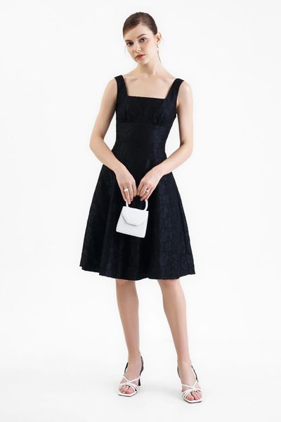 Đầm midi cổ vuông