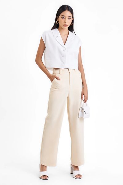 Croptop phối quần ống suông tạo tỷ lệ cân đối