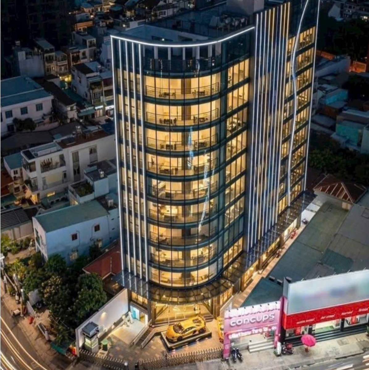 Tòa nhà góc phố