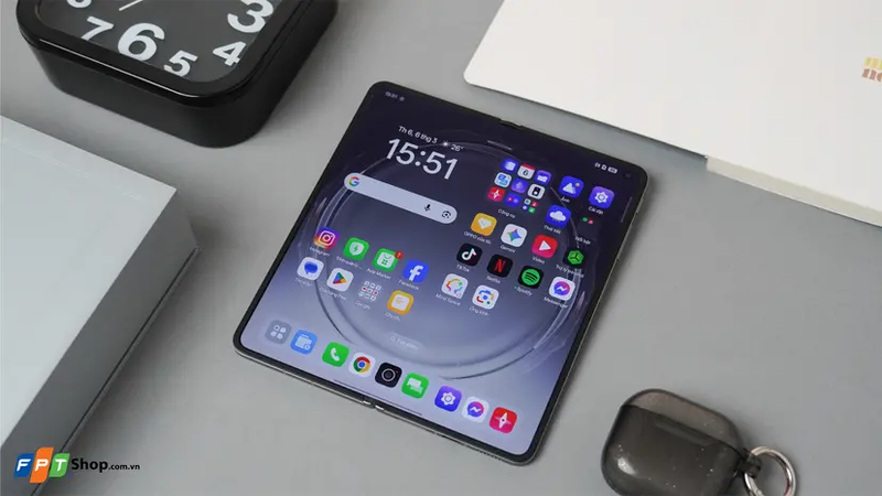 OPPO Find N6 màn hình gập 8.12 inch khi mở hoàn toàn