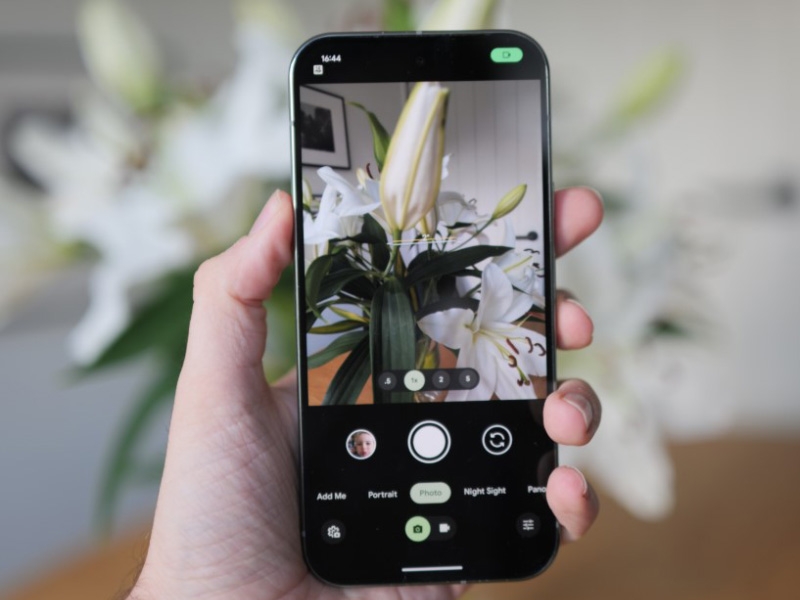 Zoom quang học 5x trên camera tele, hình ảnh sắc nét và màu sắc tự nhiên