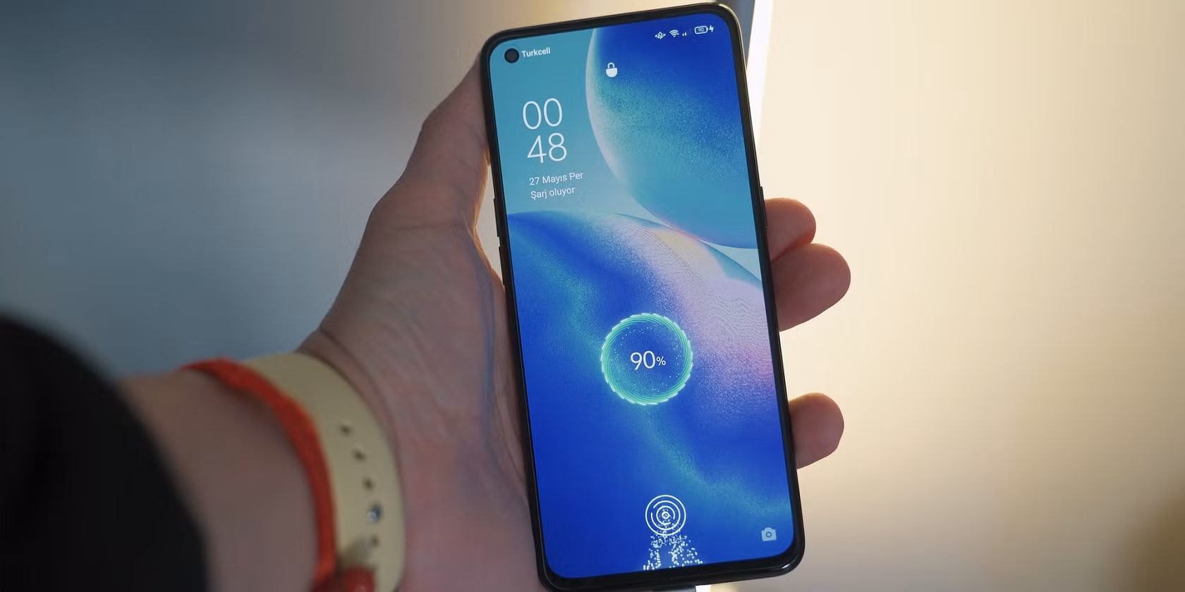 Viên pin 6.500 mAh và công nghệ sạc nhanh 100W trên POCO X8 Pro Iron Man