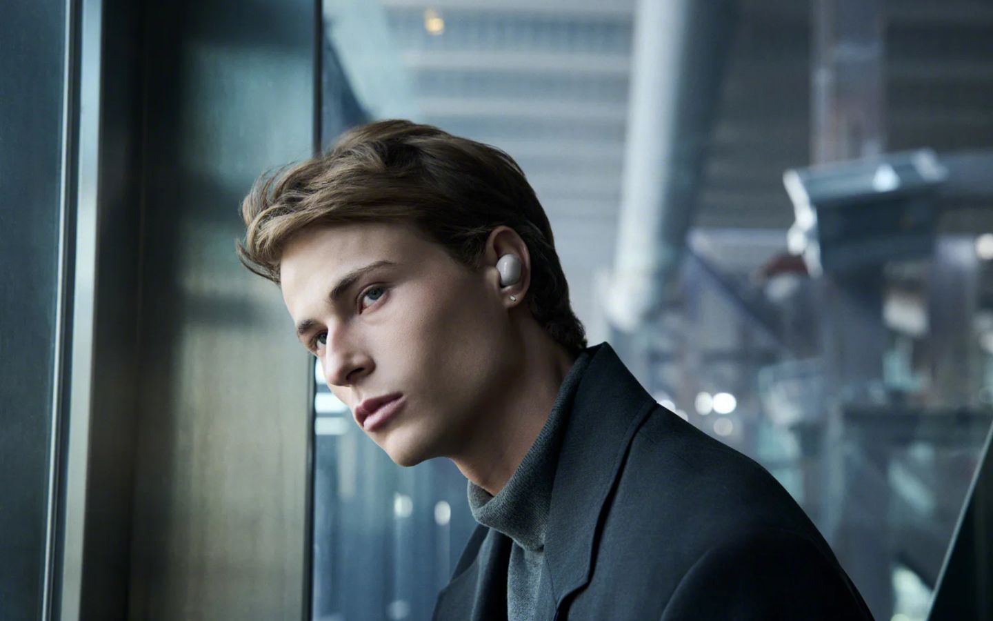 Cảm biến truyền âm qua xương giúp cuộc gọi trên Sony WF-1000XM6 rõ ràng