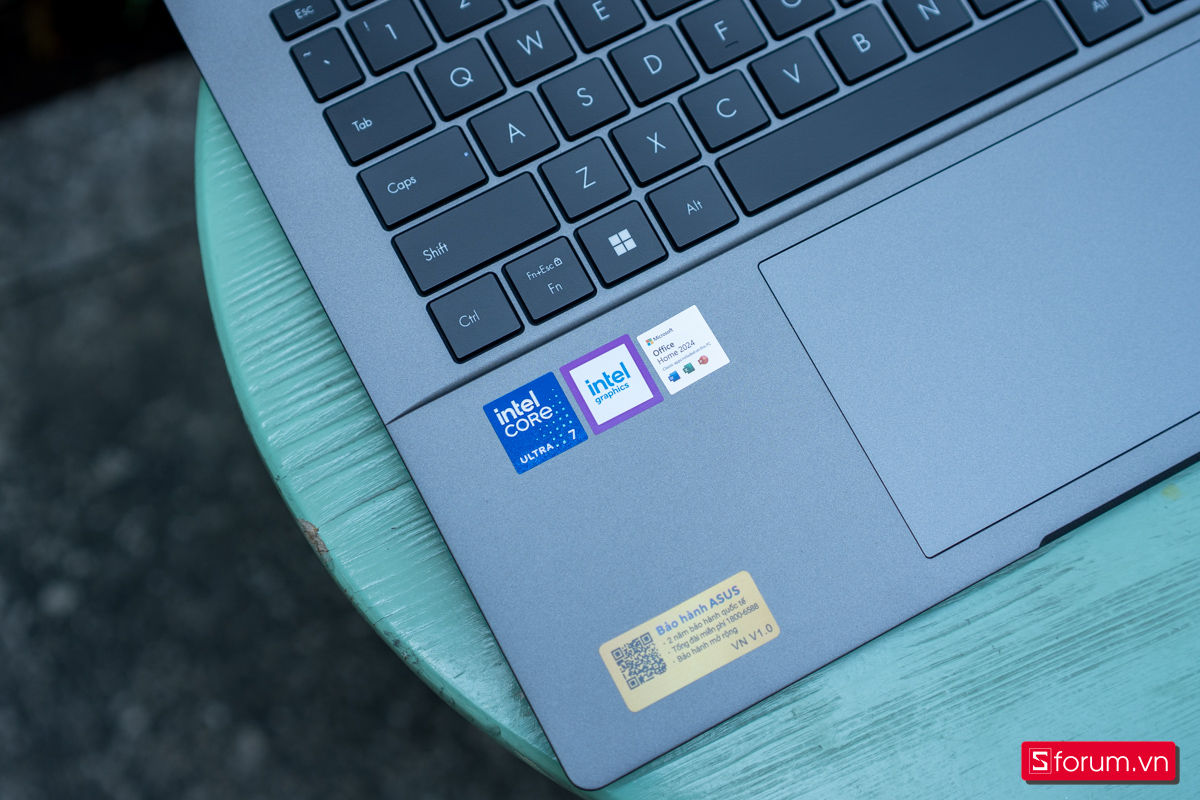 Laptop ASUS chạy đa nhiệm