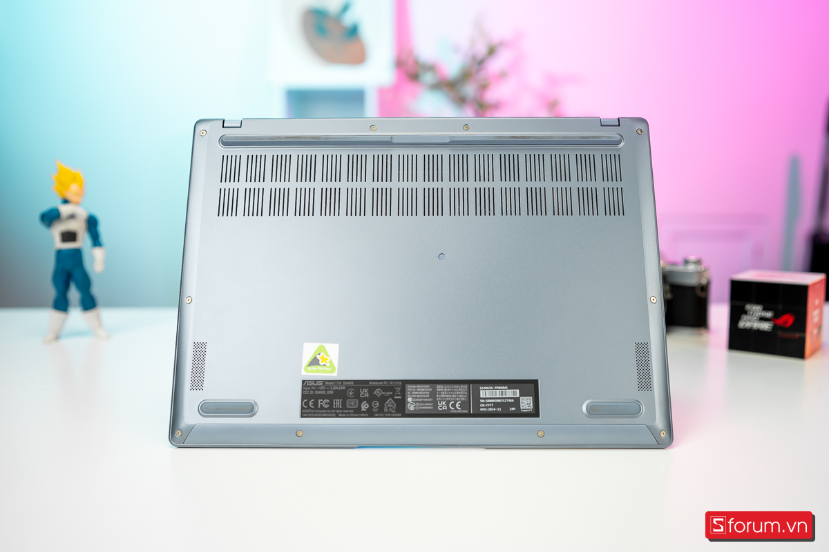 ASUS Vivobook trong không gian làm việc