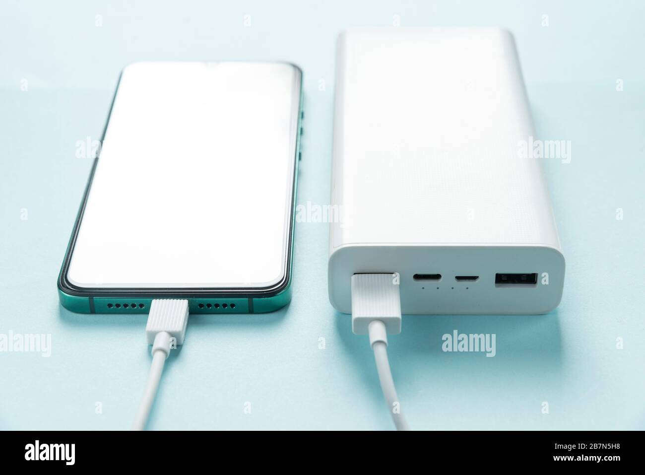 Pin 6.500 mAh với củ sạc 90W đi kèm