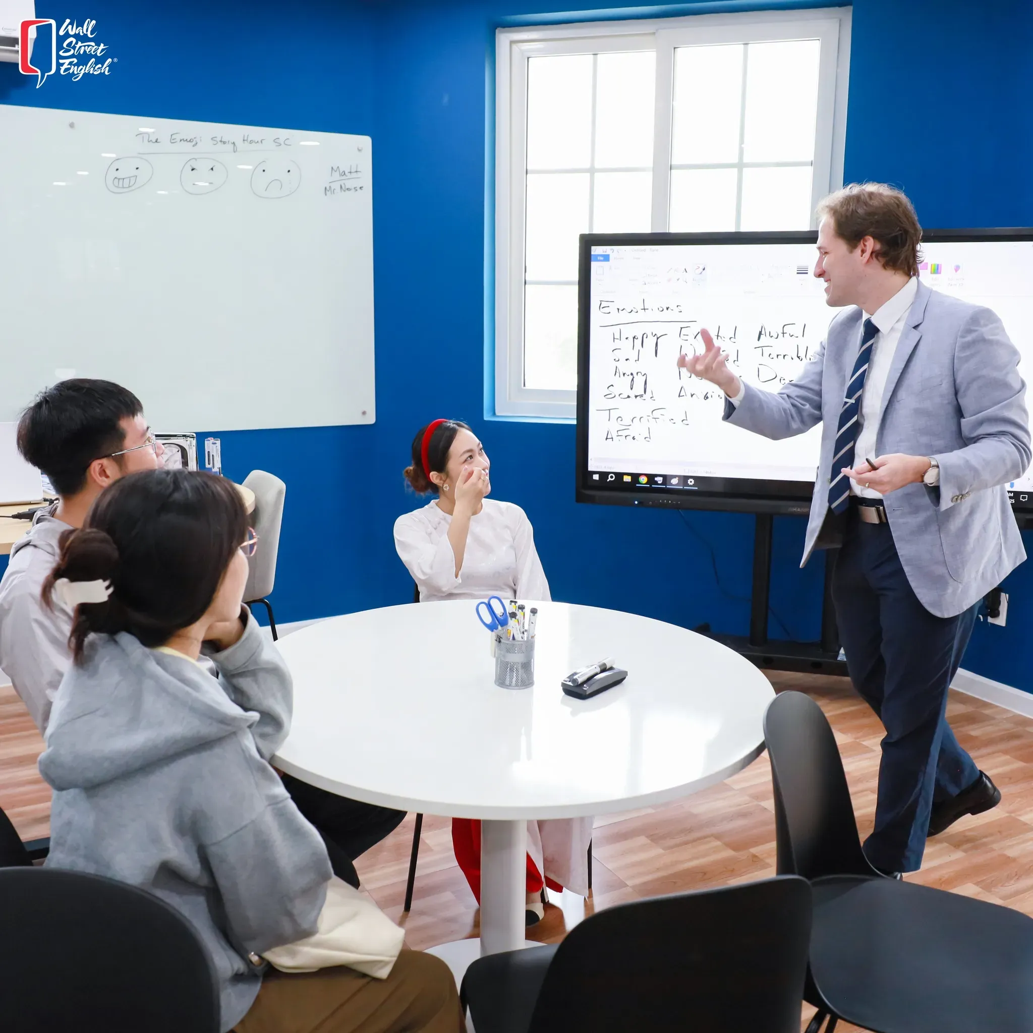 Người đi làm gặp khó khi giữ thói quen học tiếng Anh