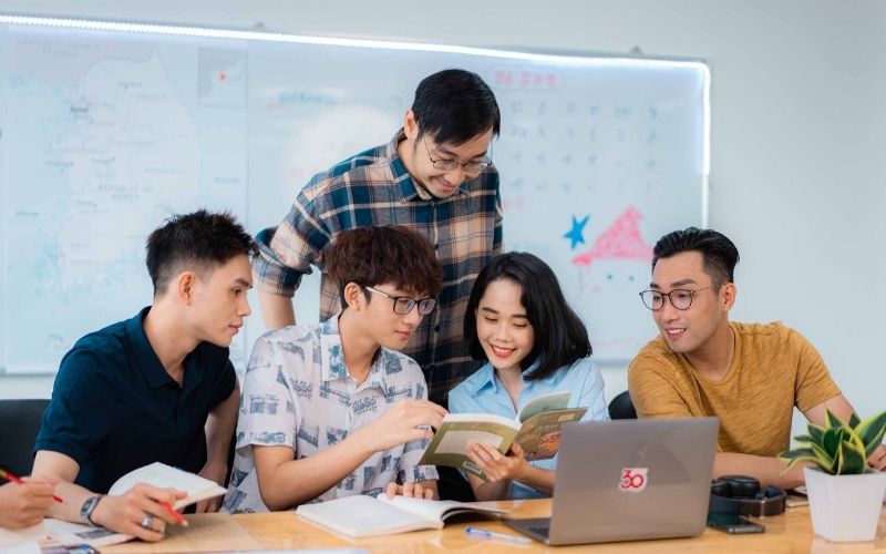 Chủ động học nhóm và nhờ hỗ trợ