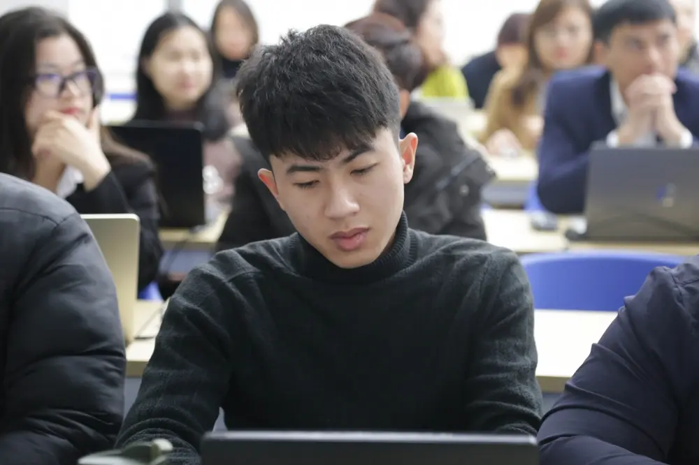 Tương lai giáo dục số là cá nhân hóa tốt hơn chứ không phải tự động hóa tuyệt đối