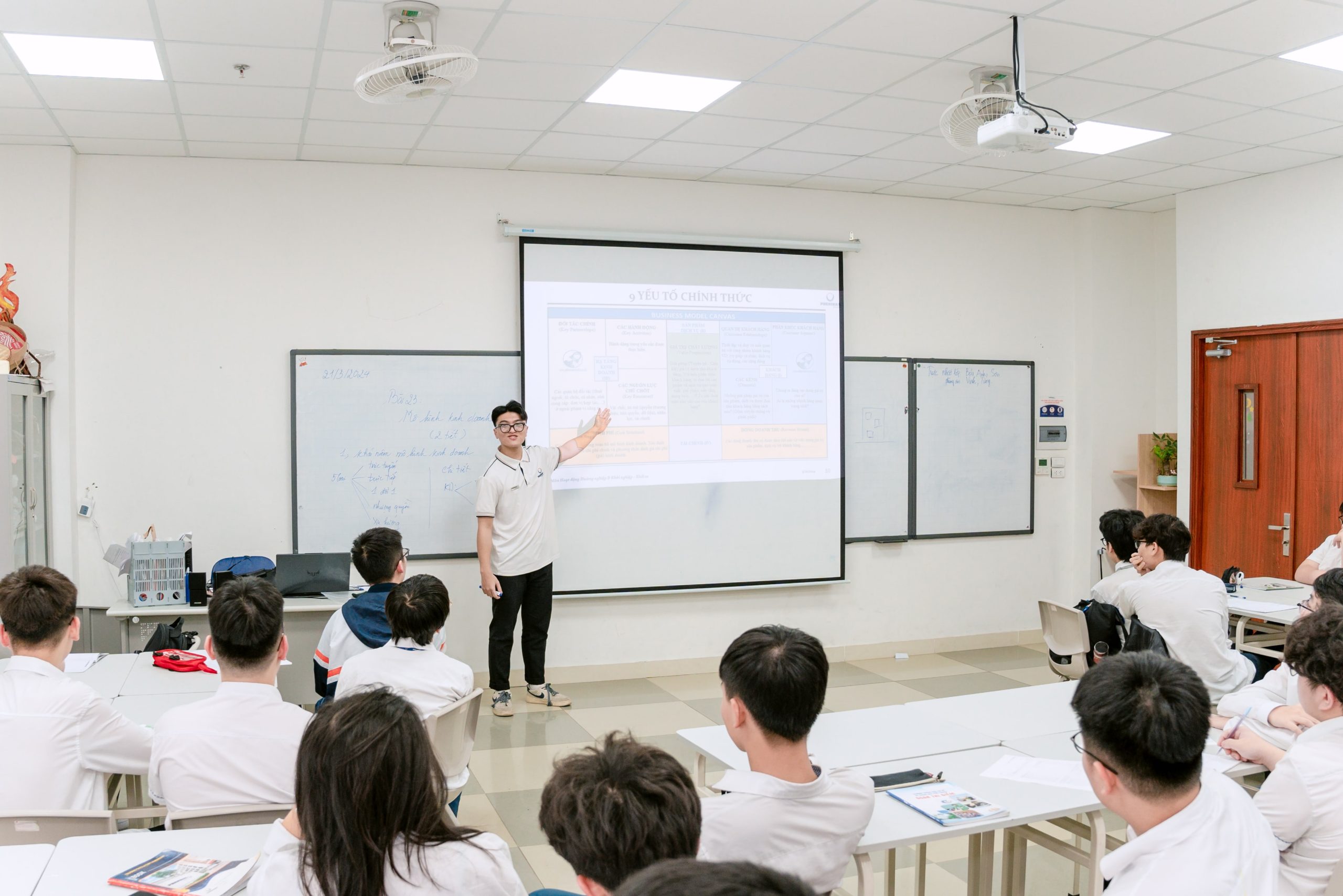 Tập trung vào môn trọng điểm giúp học sinh cấp 3 phân bổ năng lượng học tập hợp lý hơn