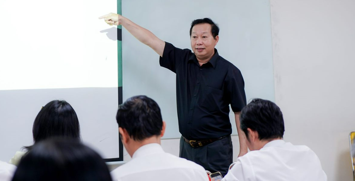 Bối cảnh trao đổi trong môi trường chuyên nghiệp