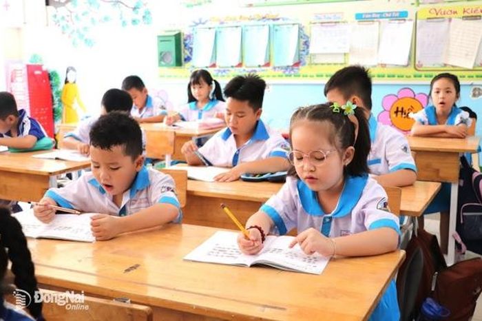Học tiếng Anh thụ động