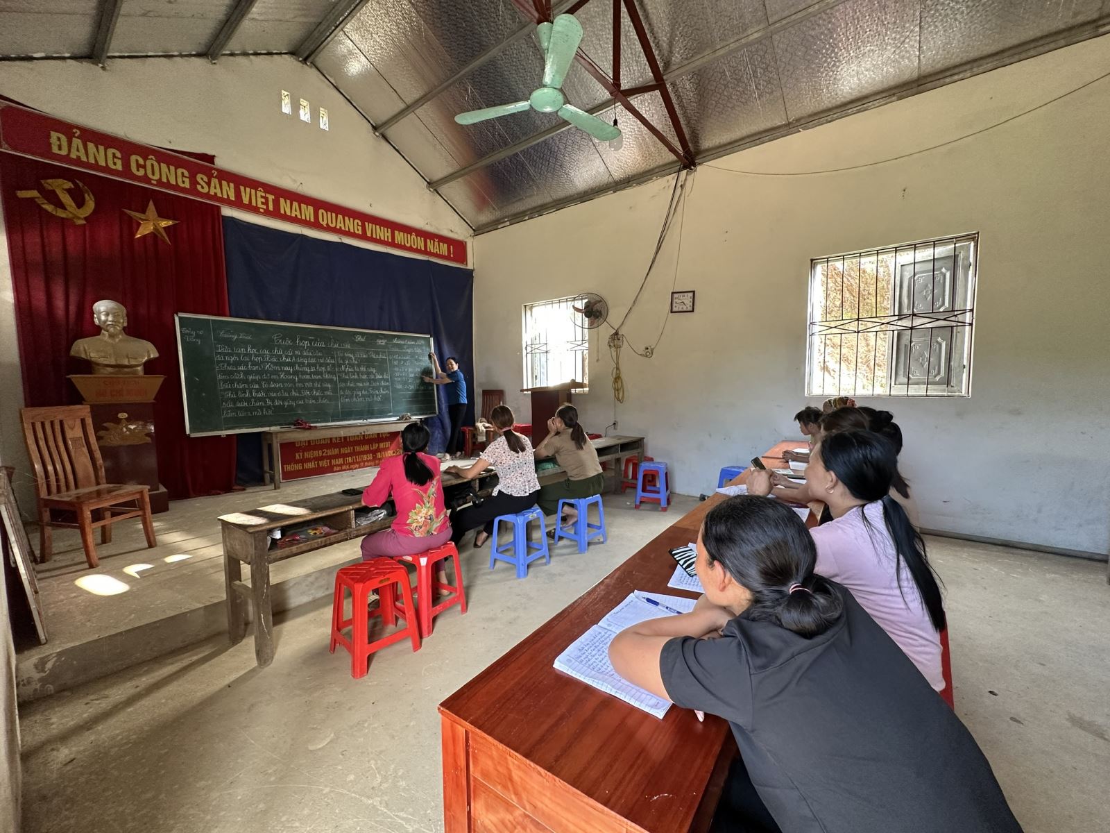 Chiến dịch Bình dân học vụ xóa mù chữ