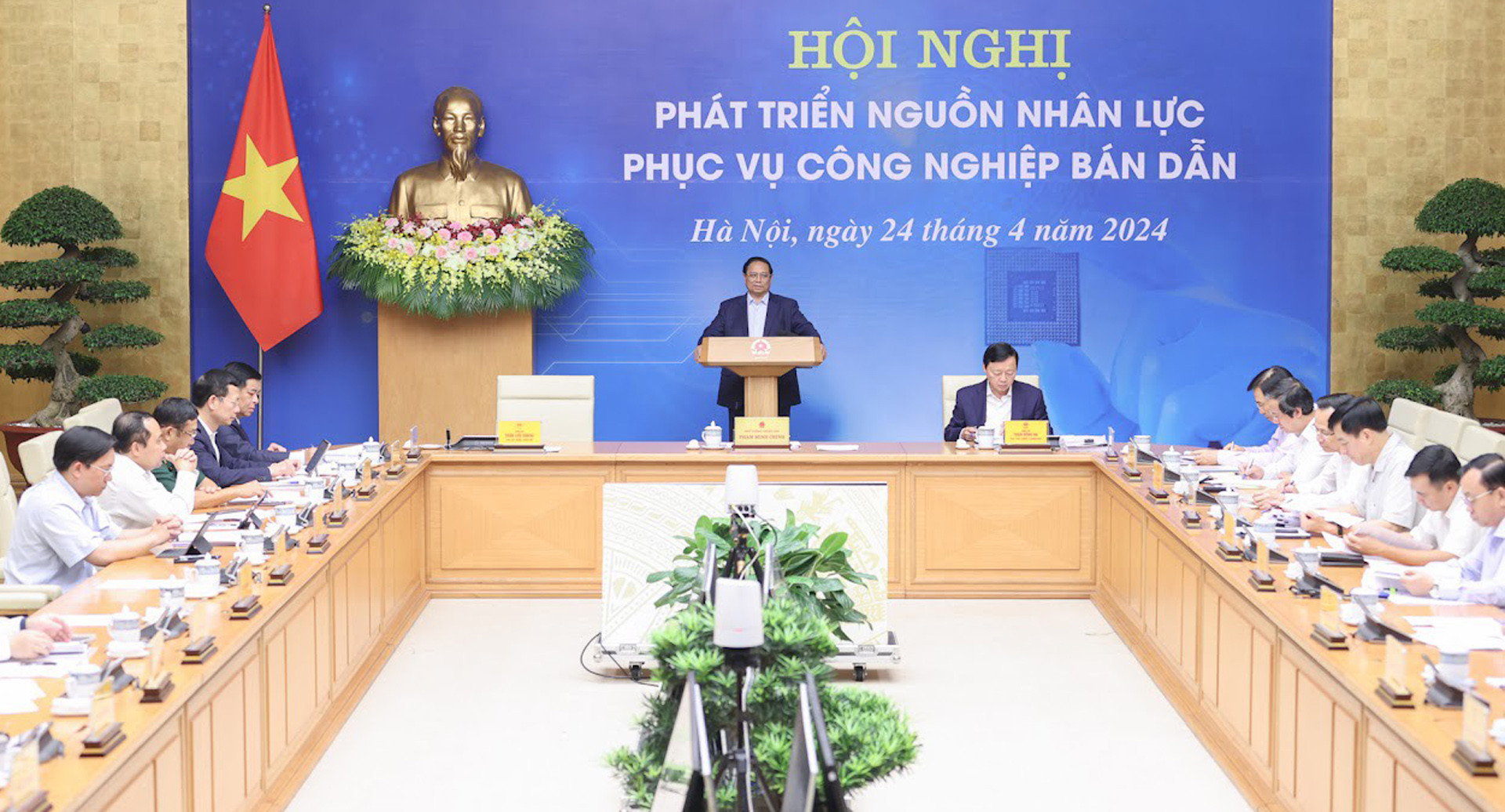 Hợp tác đào tạo nhân lực bán dẫn
