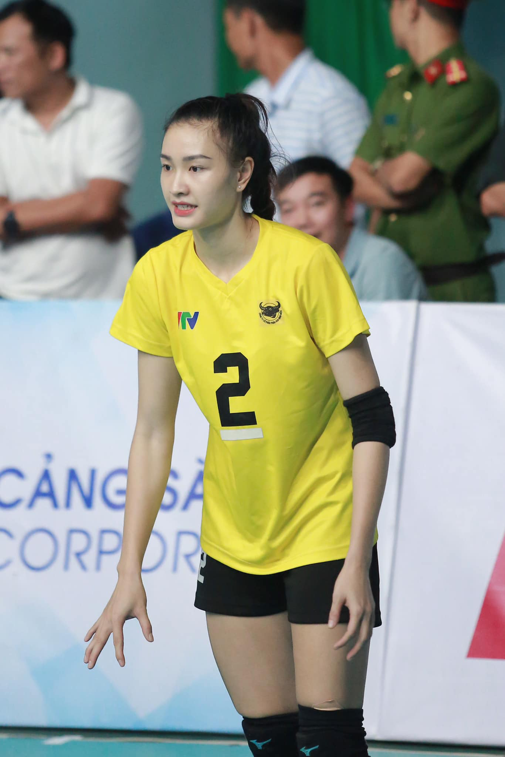 Học sinh làm bài trọng âm