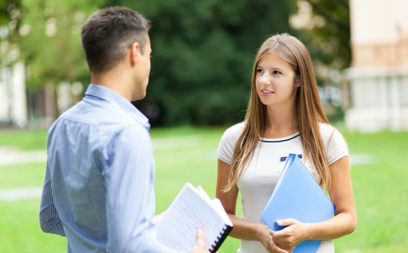 Ghi nhớ tên đối phương khi giao tiếp