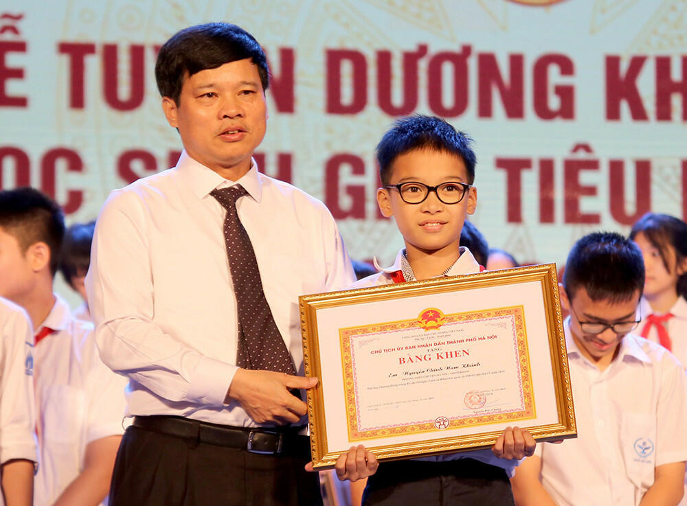 Học sinh suy nghĩ khi viết