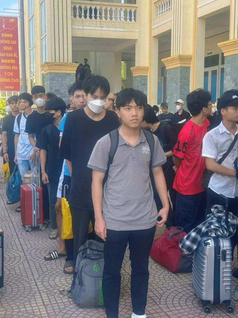 Học viên tham gia học phần Giáo dục quốc phòng, an ninh