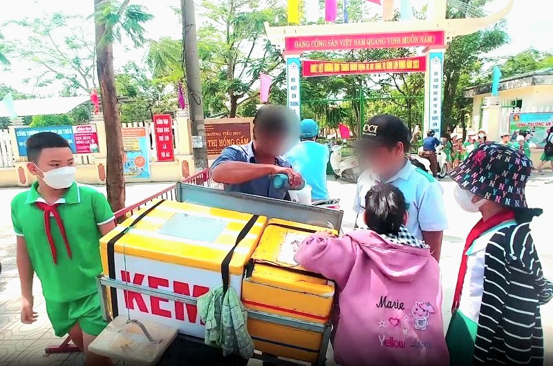 Kiểm tra vệ sinh món ăn