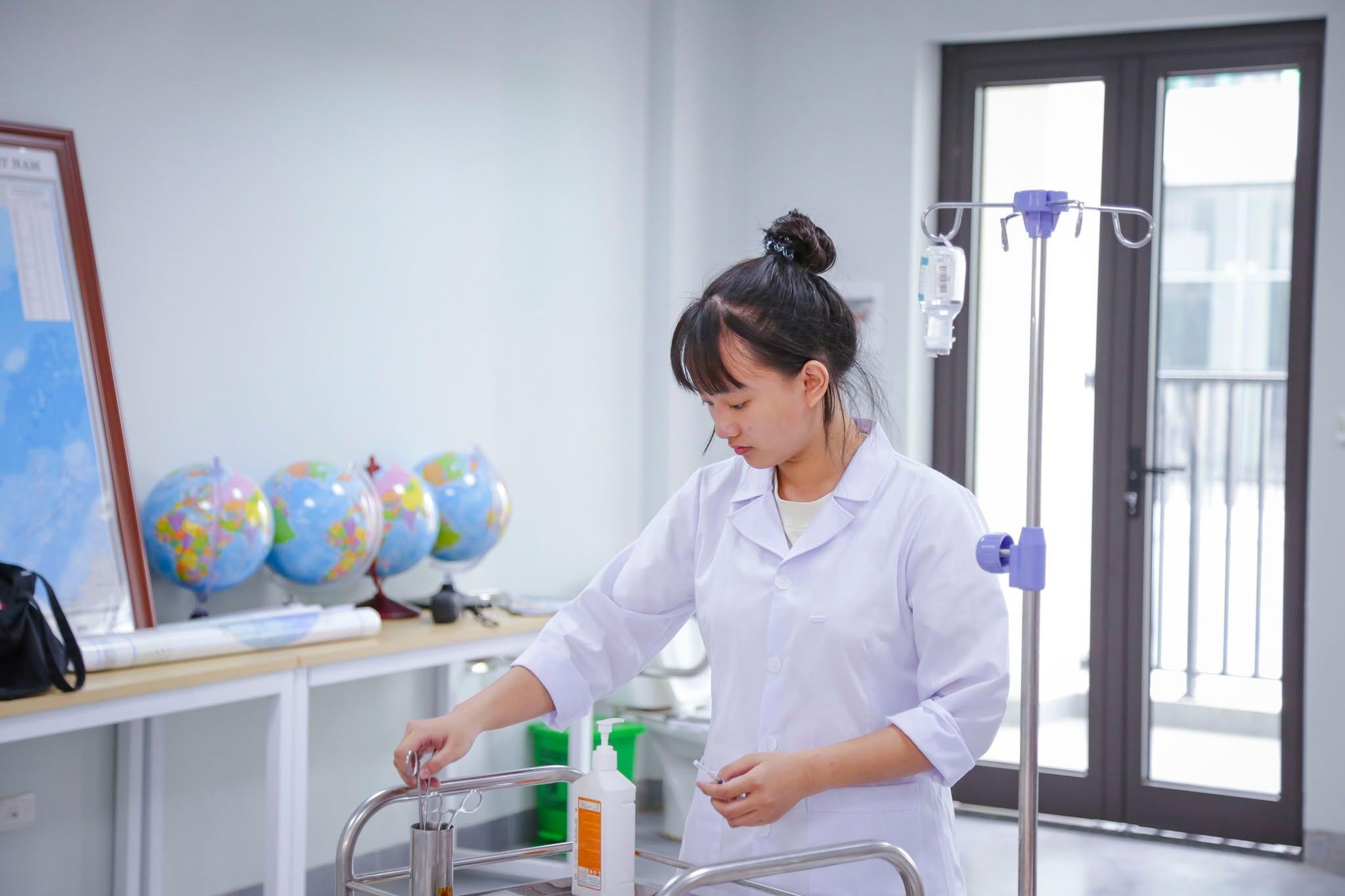 Thực hành tay nghề tại xưởng