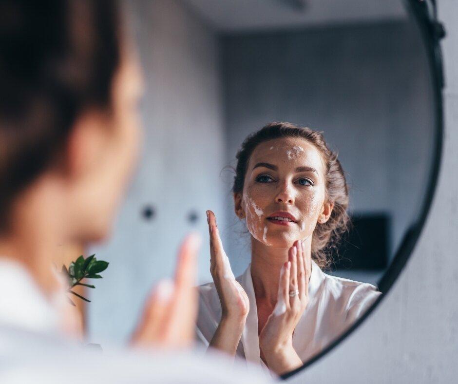Sai lầm chăm sóc da mụn