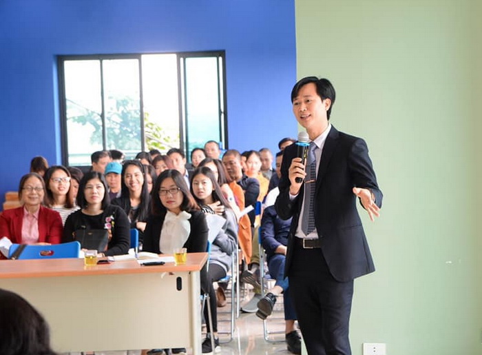 Sinh viên thích nghi thay đổi